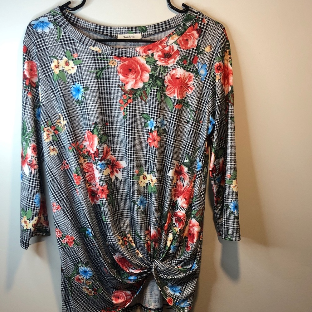 Twenty Ten Black Floral Plaid Blouse